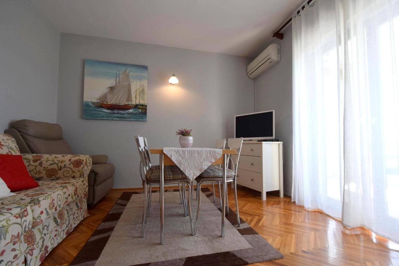 Apartment Mila Malinska Bagian luar foto