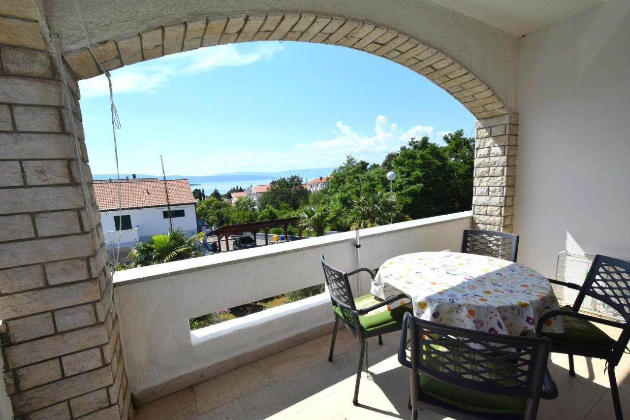 Apartment Mila Malinska Bagian luar foto