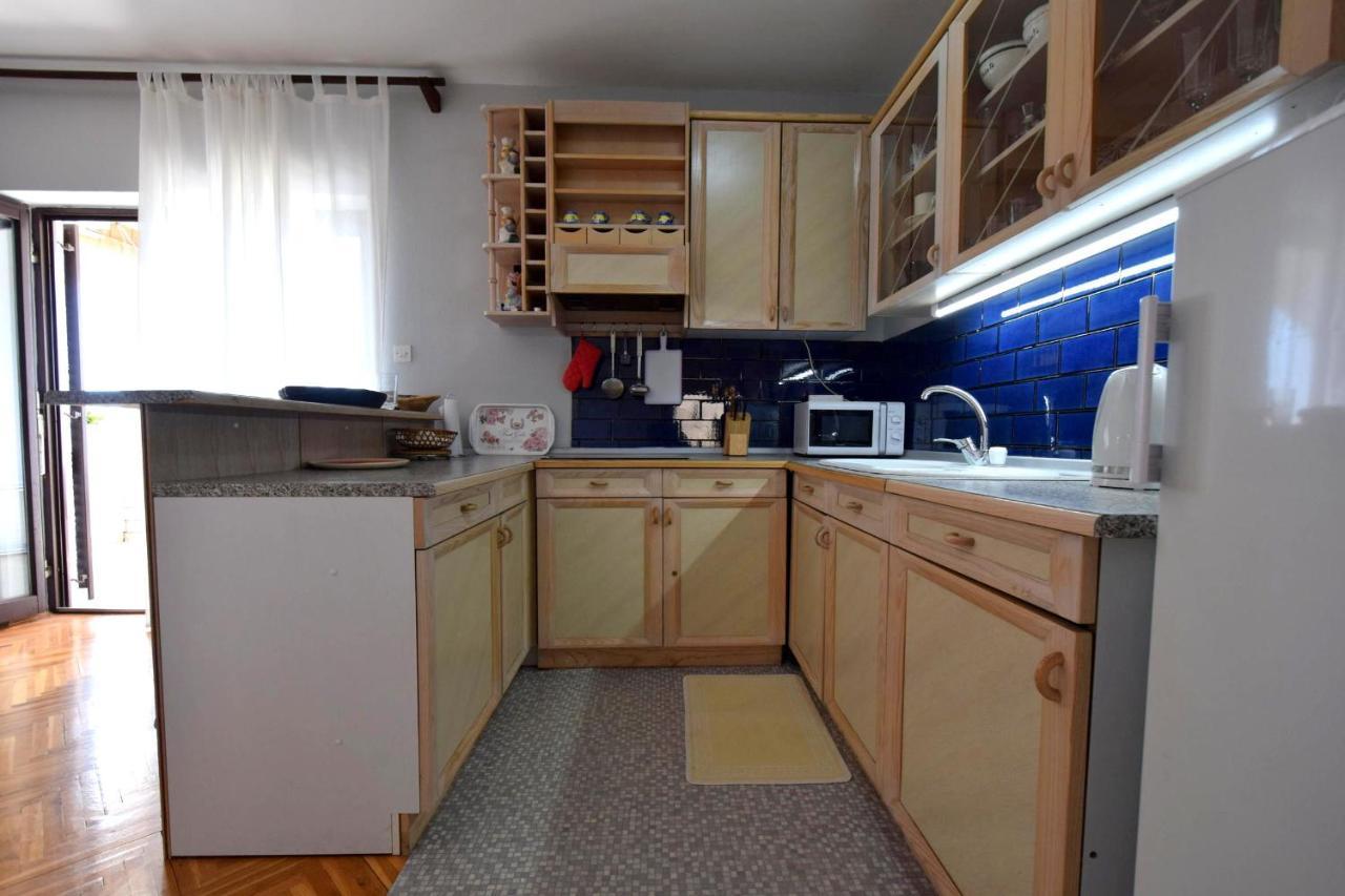 Apartment Mila Malinska Bagian luar foto