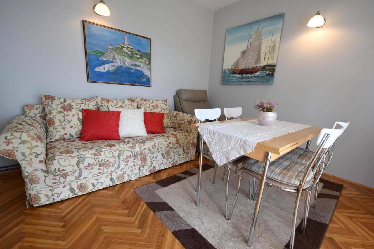 Apartment Mila Malinska Bagian luar foto